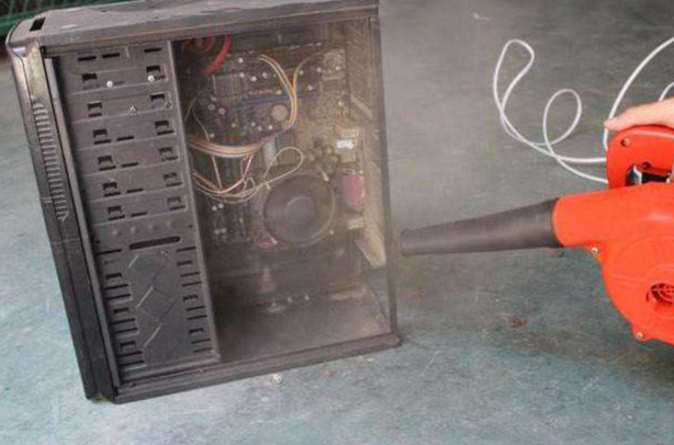 Win7電腦開機(jī)就黑屏怎么辦？