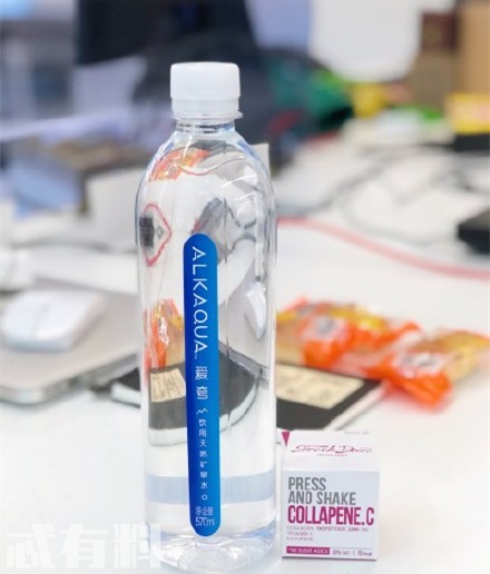 抖音很火礦泉水瓶蓋是什么有什么作用?泰國的飲料Fresh Doze價(jià)格是多少?
